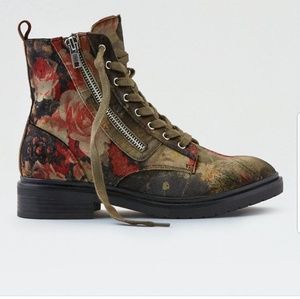 Womens american eagle velvet print boots